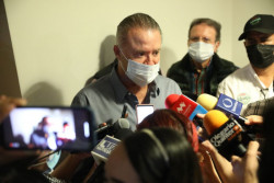 Ni confinamiento ni ley seca,  contra el COVID más vacunas: Quirino