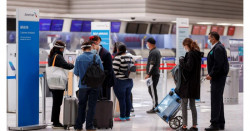 Más de 905 mil mexicanos viajaron entre marzo y mayo para vacunarse contra Covid en EEUU.