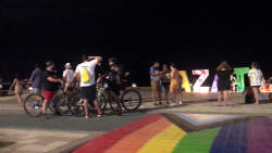 Se pasean todavía sin cubre bocas en Mazatlán
