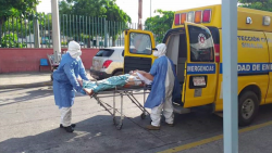 Protección Civil con ambulancia activa para traslados de pacientes covid