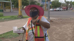 "Quiero tocar corazones...no vidrios de carro"