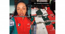 Stefania Aradillas muestra sus uniformes de softbol, una de las pocas del equipo que nacieron en México