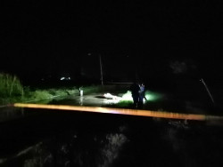 Localizan hombre sin vida envuelto en plástico