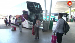 Central Camionera en espera de que les indiquen pedir certificado de vacunación