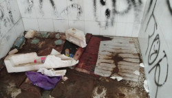 Fuga de agua en baños de la Colonia Fco. Villa genera molestia