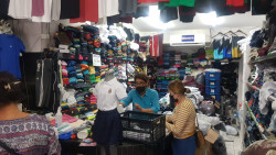 Llaman a respetar turno para canje de uniformes