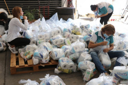 Llevan despensas a comunidades de Mazatlán afectadas por Nora