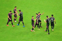 Mexico triunfa agónicamente frente a Jamaica por 2-1