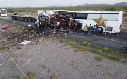 13 personas fallecidas y 25 lesionadas tras accidente carretero en Sonoyta