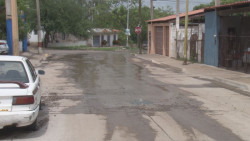 Un meses el drenaje esta colapsado en la colonia Las Américas
