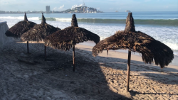 Se incendian tres palapas en malecón de Mazatlán