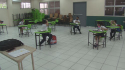 Con miedo asisten a las clases presenciales