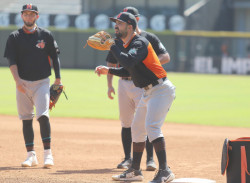 Alex Robles se une a Naranjeros