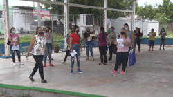 Aseguran no condicionarse las cuotas por paquetes de libros escolares
