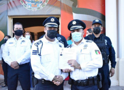 12 policías y 5 agentes de tránsito en Elota  fueron promovidos de grado