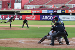 Algodoneros derrota 3-2 a Tomateros en juego de preparación