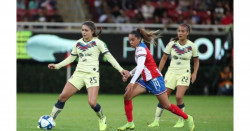 Multan a 17 clubes del futbol mexicano por poner topes salariales a la liga femenil