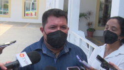 Lluvias dificultan trabajos de limpieza en panteones