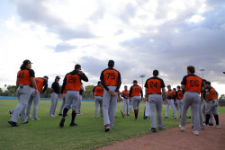 Luego de su gira por Maryvale y Mesa los Naranjeros volvieron a practicar en Tucson
