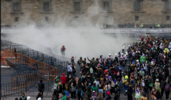 Condena AMLO violencia en manifestación a favor del aborto