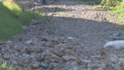 Las piedras rodando se encuentran...y causan inundaciones