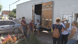 Desalojan a familias en Alameda