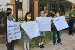 Toman padres Escuela en Villa Bonita tras drenajes colapsados e inatención