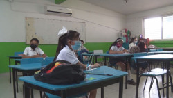 En el país, pocos casos de Covid en las escuelas: Gatell