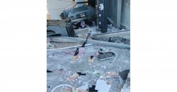 Ladrones del Edomex hacen explotar por error un cajero y dejan el dinero regado (video)