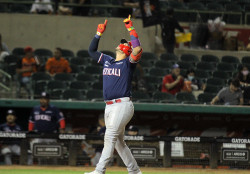 Águilas derrota 7-56 a naranjeros en 10 entradas