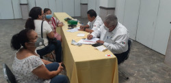 Más de 60 personas se benefician con campaña de aparatos auditivos