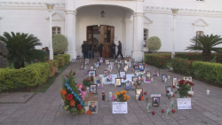 Conmemoran a sus familiares y exigen el pago de sus pensiones
