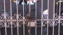 Cerrado ayuntamiento por "Día de Muertos"