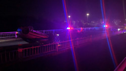 Cae vehículo al Río Culiacán, muere menor