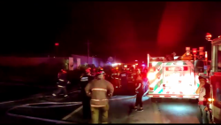 Fuerte incendio en una bodega al norte de Mazatlán
