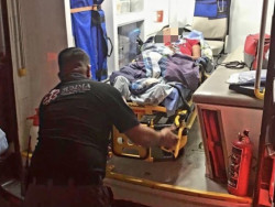 Mujer da a luz en ambulancia