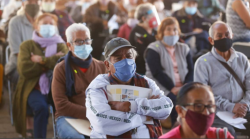 Confirma AMLO tercera dosis de vacunación