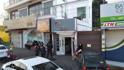 Detienen a uno con droga y un arma en un antro