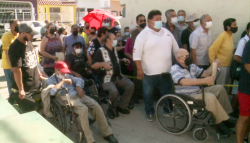 Adultos mayores con discapacidad denuncian que fueron relegados en vacunación