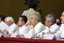 Rocha Moya formaliza  pago de la pensión universal para personas con discapacidad