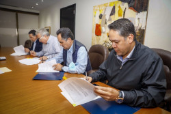 Firman convenio donde  se otorgan recursos extraordinarios a la UAS