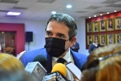 Trabajadores de contrato del área de salud despedidos, serán recontratados