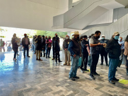 Registra la Agencia Fiscal de CO largas filas por los contribuyentes cumplidos