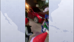 Carlitos quiere manejar un camión de basura, recolectores le regalan uno