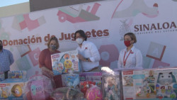 2 mil juguetes dona Casa Ley al DIF Sinaloa