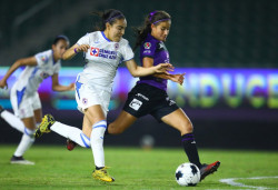 Las Cañoneras pierden ante Cruz Azul jugando en el Kraken