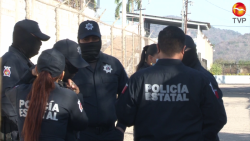 Policías se manifiestan en Centro Penitenciario del Castillo