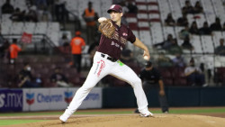 Charros toma ventaja en la serie final tras vencer 8-2 a Tomateros