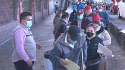 Las personas de 40 a 59 años acuden a vacunarse
