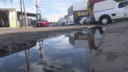 Fuga de agua potable en Fraccionamiento Tellerías
